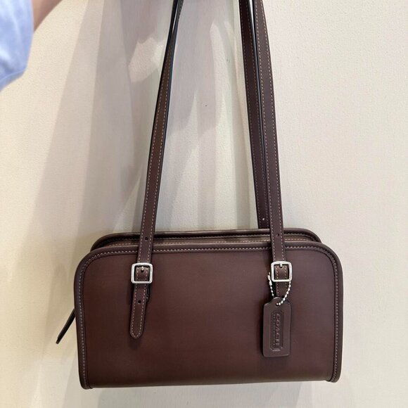 COACH Maple Swing Zip - NWT | Sleek Fashion Staple - Picture 1 of 4